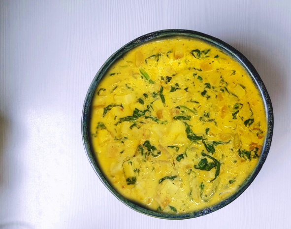 currylicious golden parsnip curry with lentils